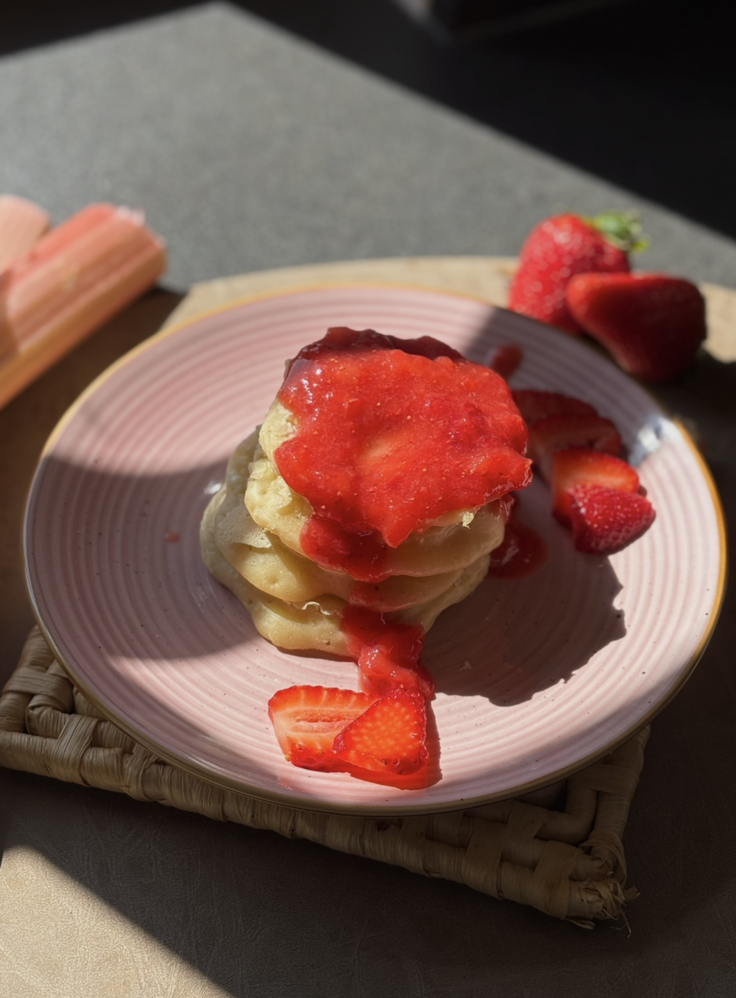 vegane Rhabarber - Erdbeer Pancakes